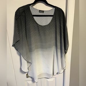 Lovely overlay style top size XL